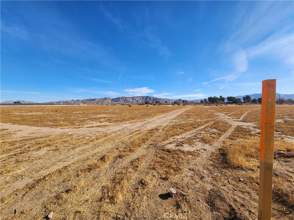Apple Valley, CA 92307,0 Navajo RD
