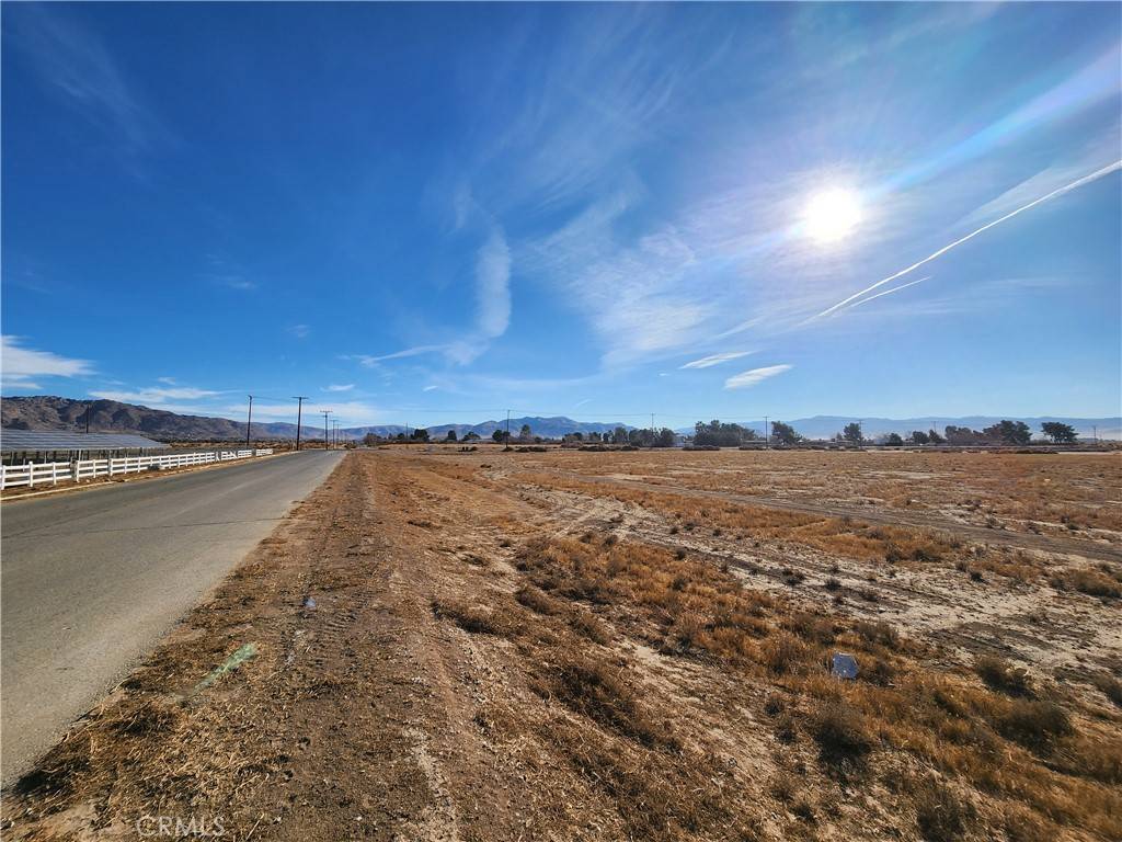 Apple Valley, CA 92307,0 Navajo RD