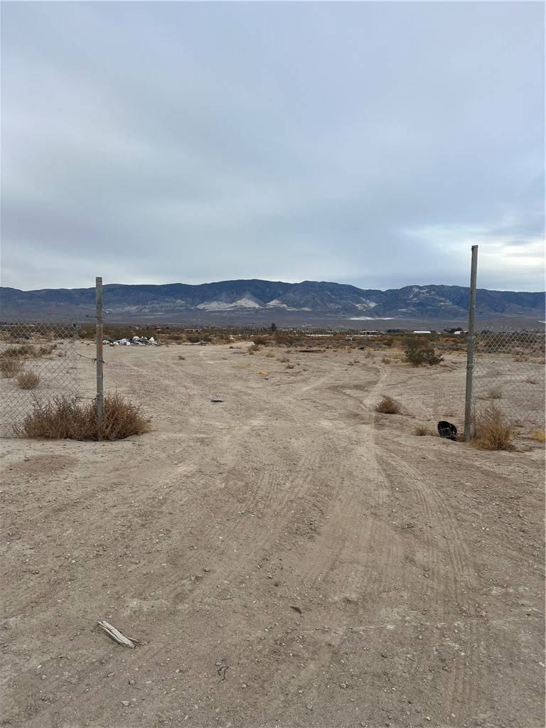 Lucerne Valley, CA 92356,7 Rodeo RD