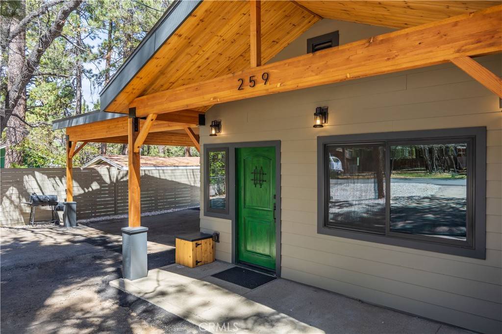 Sugarloaf, CA 92386,259 Victoria LN