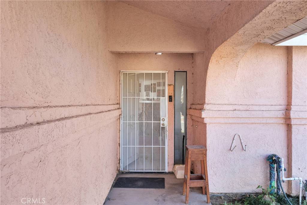 Adelanto, CA 92301,10419 Cimmeron Trail DR