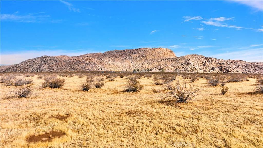 Apple Valley, CA 92308,0 Dover RD