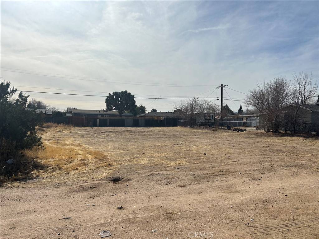 Hesperia, CA 92345,0 Live Oak