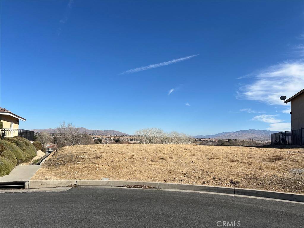 Victorville, CA 92395,18257 Deauville DR
