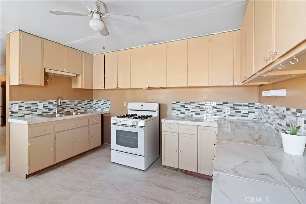 26850 N Hampton Boron, CA 93516