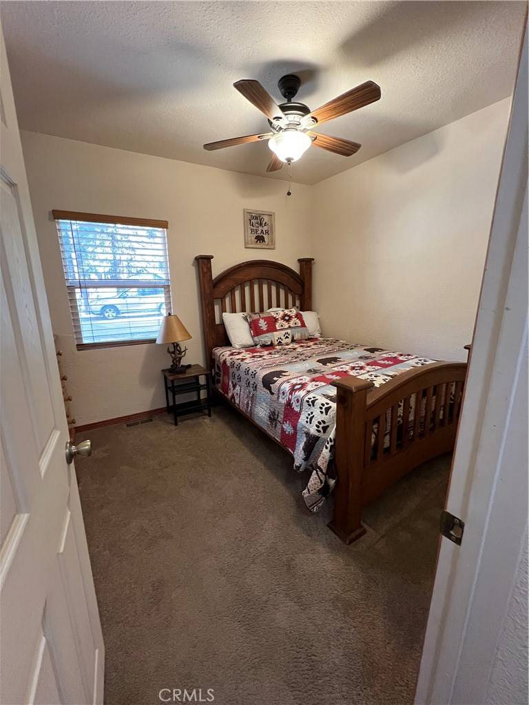 39307 Lark RD Big Bear Lake, CA 92315