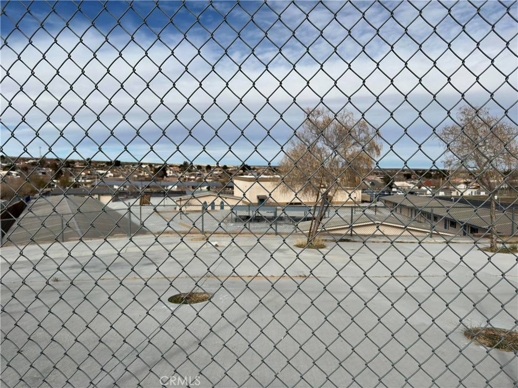 Helendale, CA 92342,14018 Topmast DR