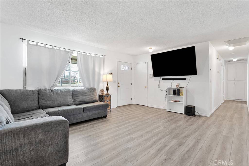 Hesperia, CA 92345,10359 Maple AVE