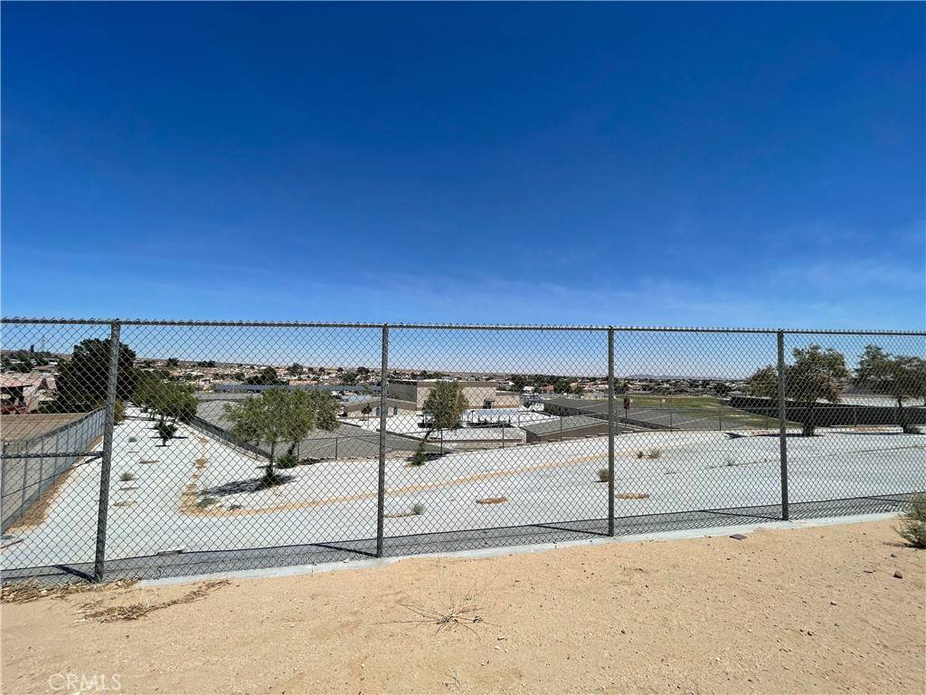 Helendale, CA 92342,14008 Topmast DR
