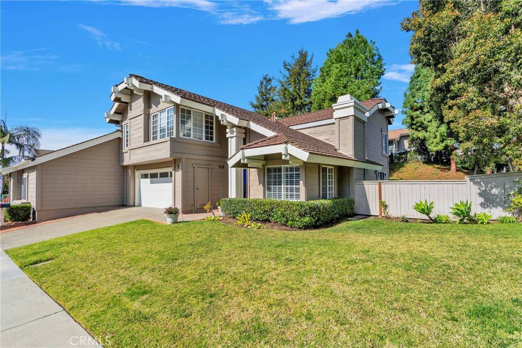 Irvine, CA 92603,26 Hillgrass