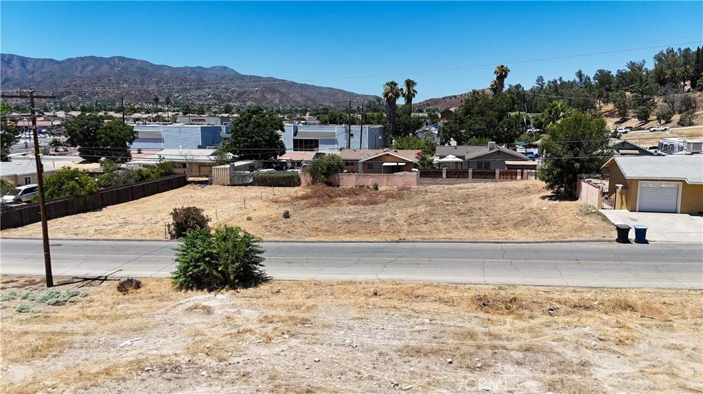 Lake Elsinore, CA 92530,717 Illinois ST