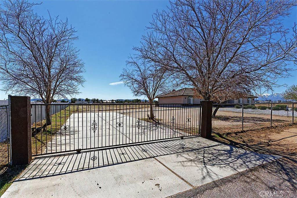 Oak Hills, CA 92344,13751 Mesquite ST