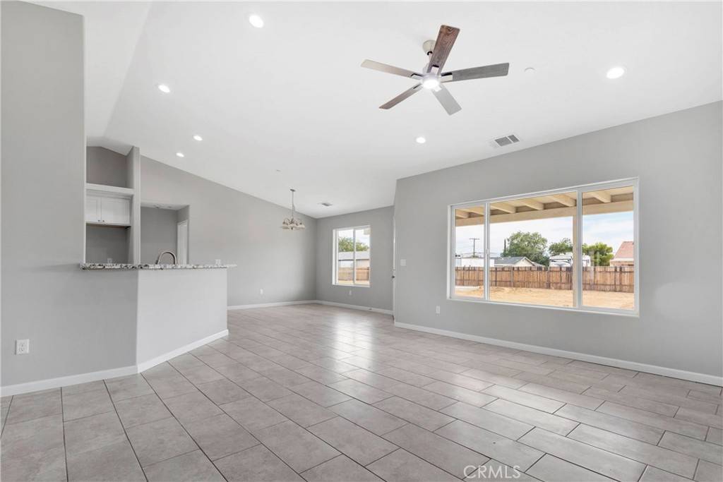 Hesperia, CA 92345,8569 Oakwood AVE