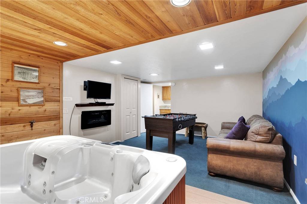 Big Bear City, CA 92314,313 Sugarloaf BLVD