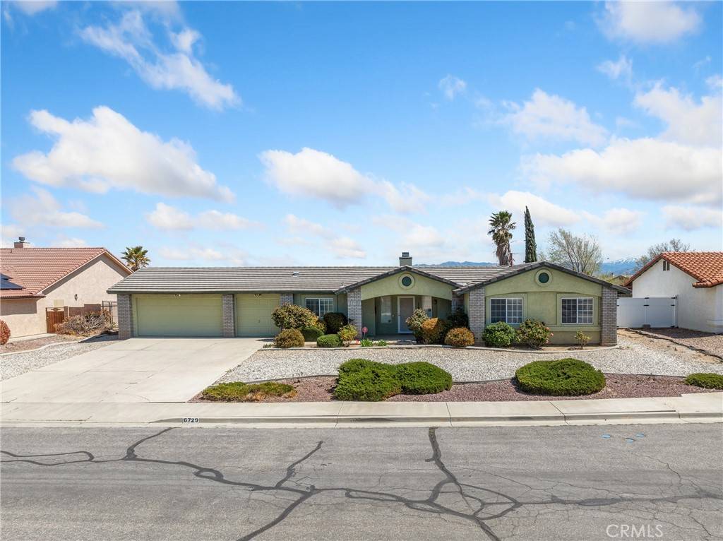 Hesperia, CA 92345,6729 Natoma AVE