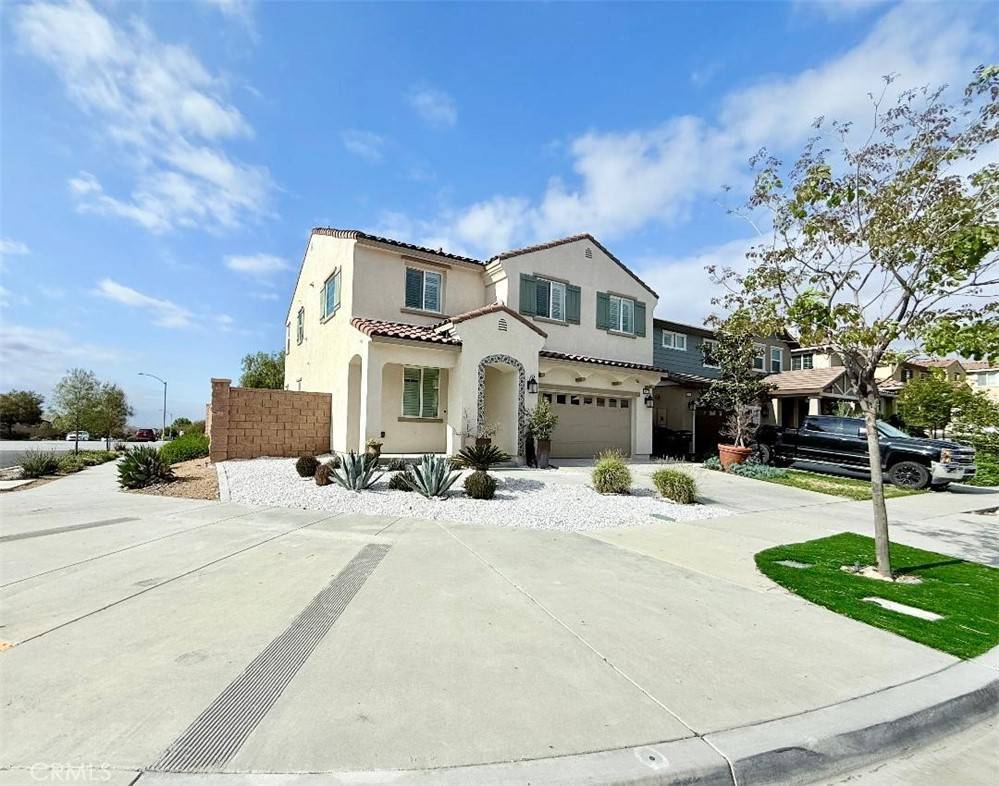 Fontana, CA 92336,16977 Red Tail LN
