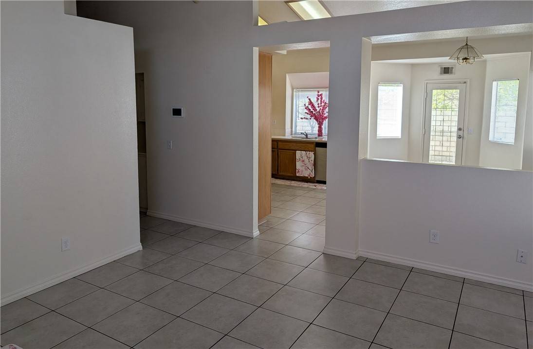 Victorville, CA 92394,14135 Auburn CT