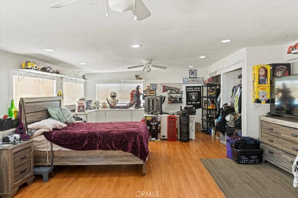 16815 Neenach RD Apple Valley, CA 92307