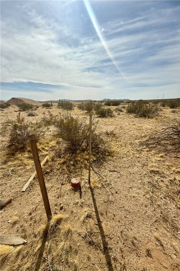 Adelanto, CA 92301,0 Drifting Sands RD