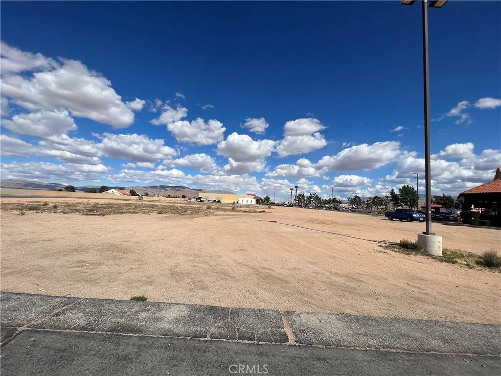Apple Valley, CA 92308,21650 Bear Valley RD