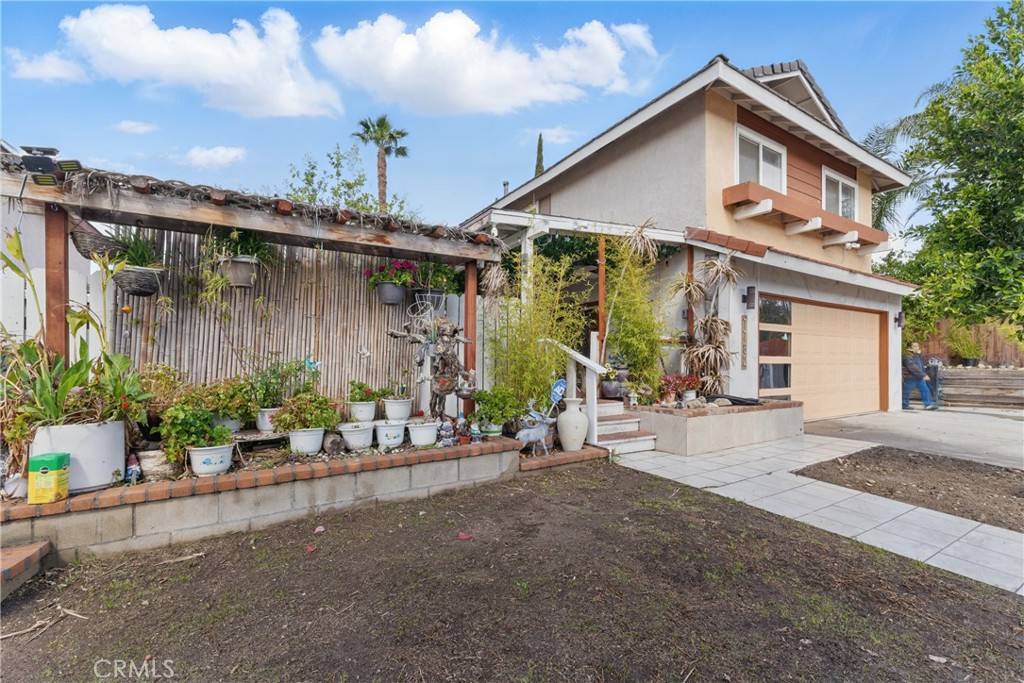 Fontana, CA 92336,7782 Celeste AVE