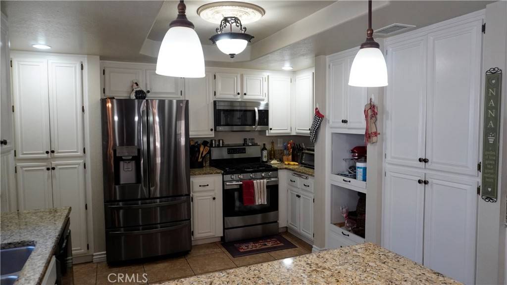 Hesperia, CA 92345,15588 Via Hermosa ST
