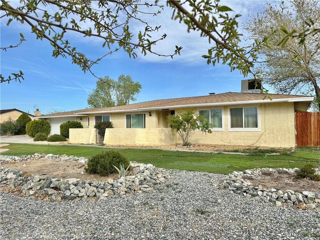 Apple Valley, CA 92307,15160 Flathead RD