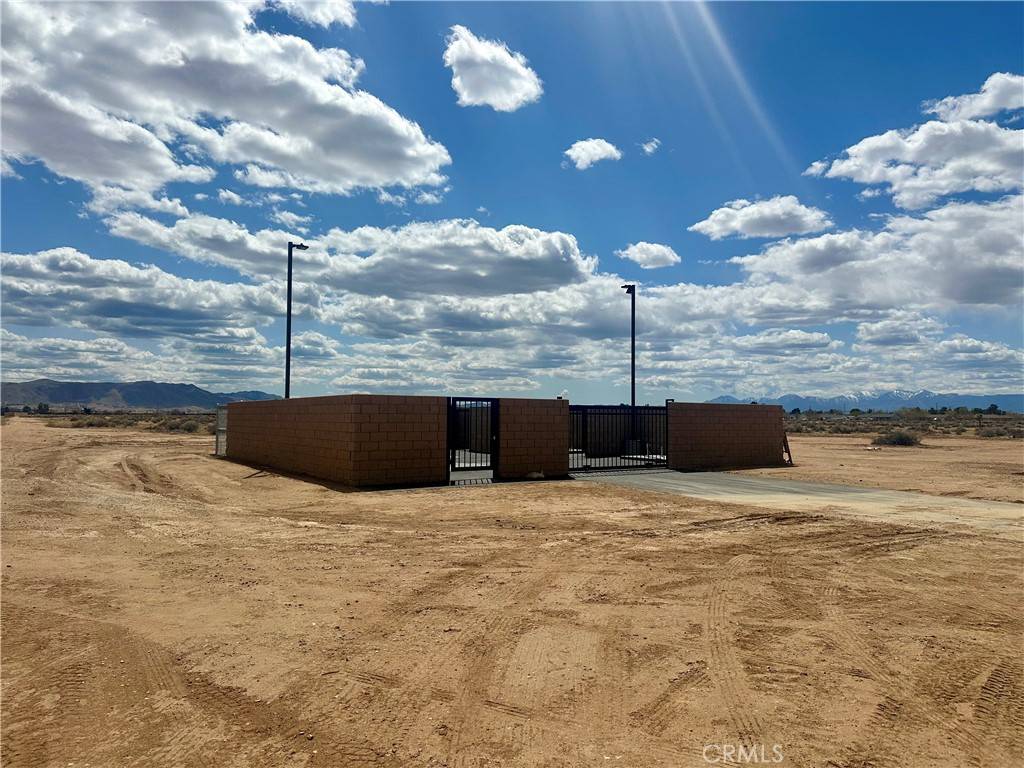 Apple Valley, CA 92307,1 Off Central Rd