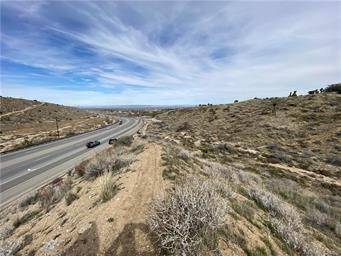 8450 HWY 138 Phelan, CA 92371