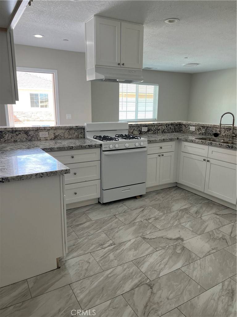 Hesperia, CA 92345,16550 Olive #104 ST