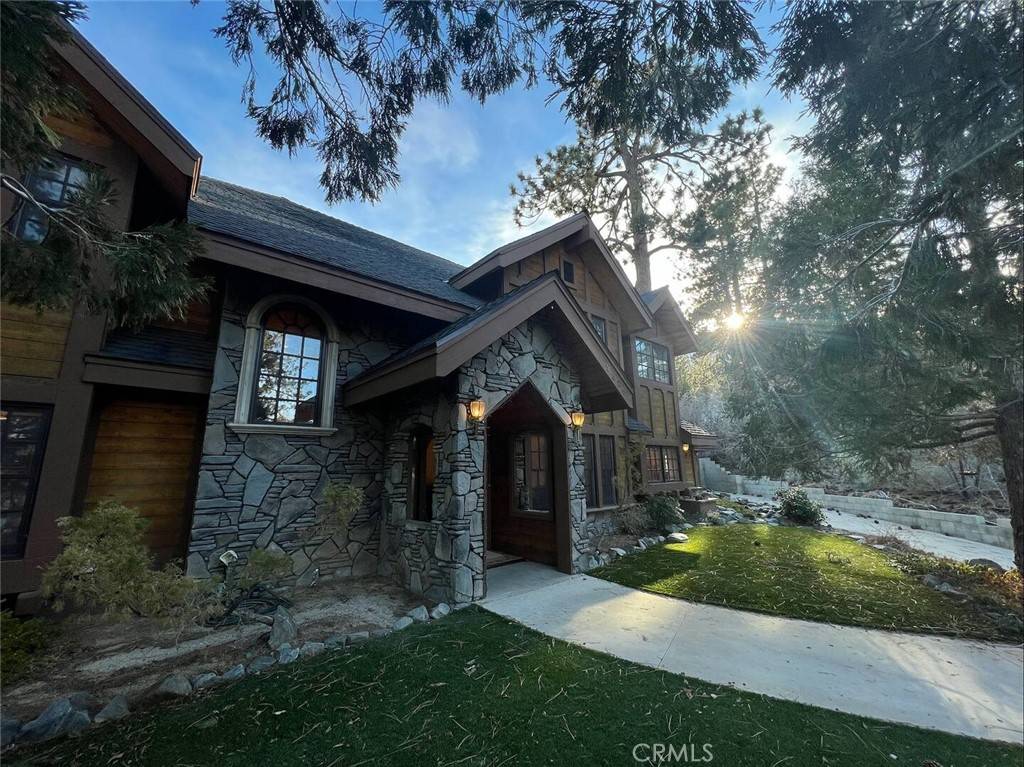 Wrightwood, CA 92397,2329 Zurich CT