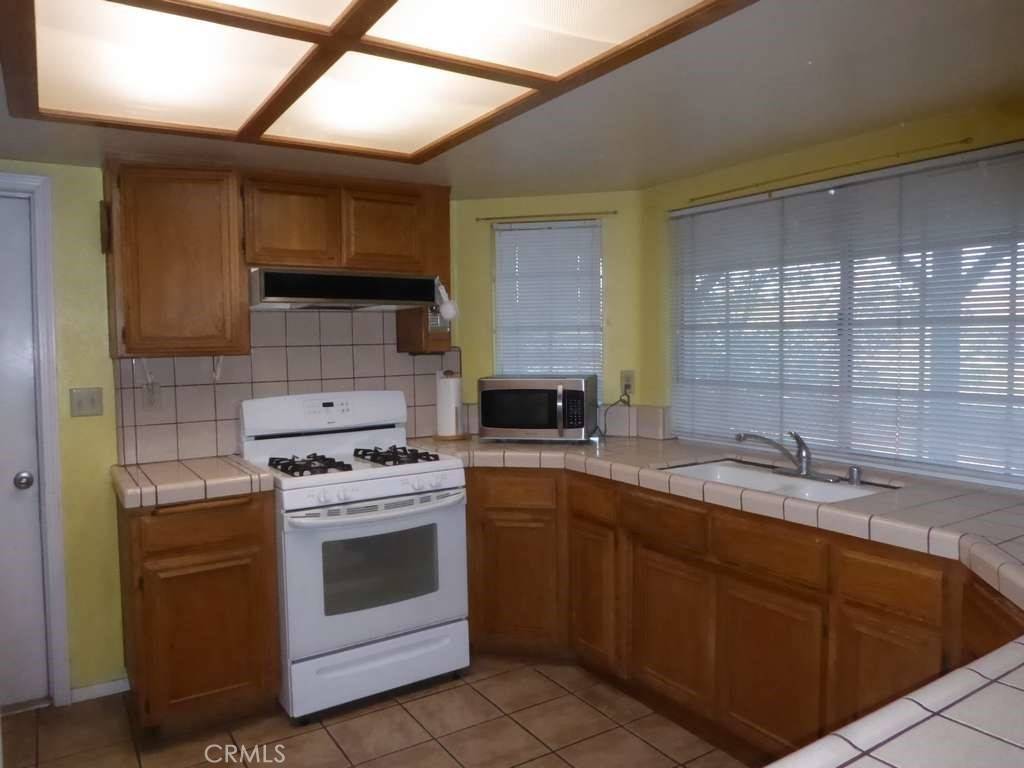 Hesperia, CA 92345,18359 Birch ST