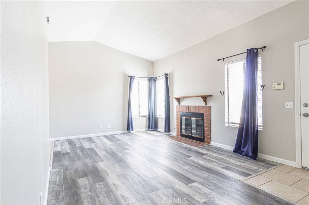 Hesperia, CA 92344,14292 Pinewood DR