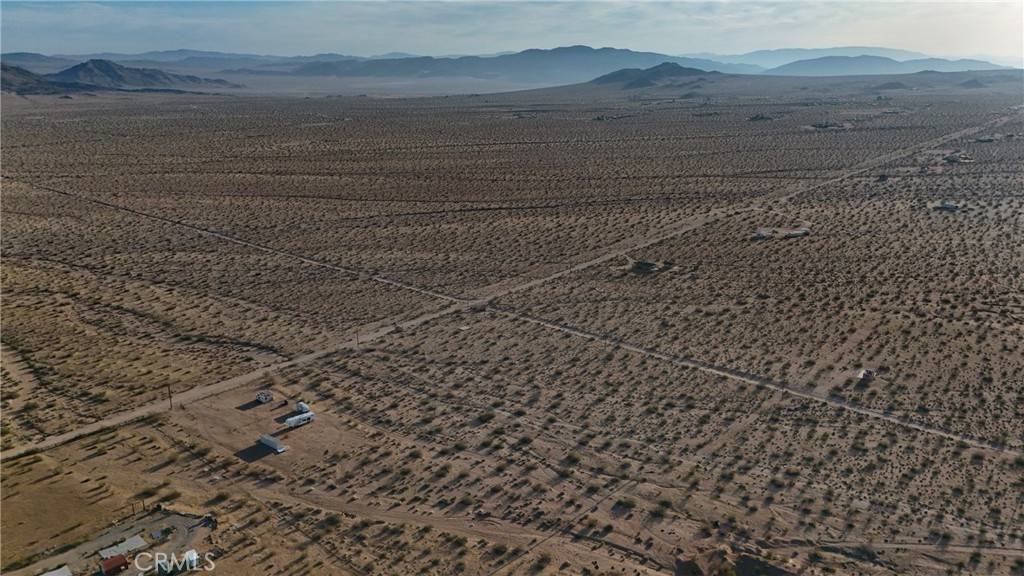 Landers, CA 92285,747 Joshua Tree RD