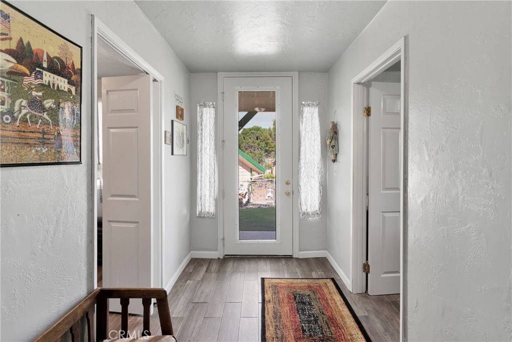 Hesperia, CA 92345,13633 Summit Valley RD