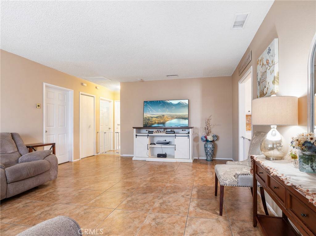 Hesperia, CA 92345,16009 Cajon ST