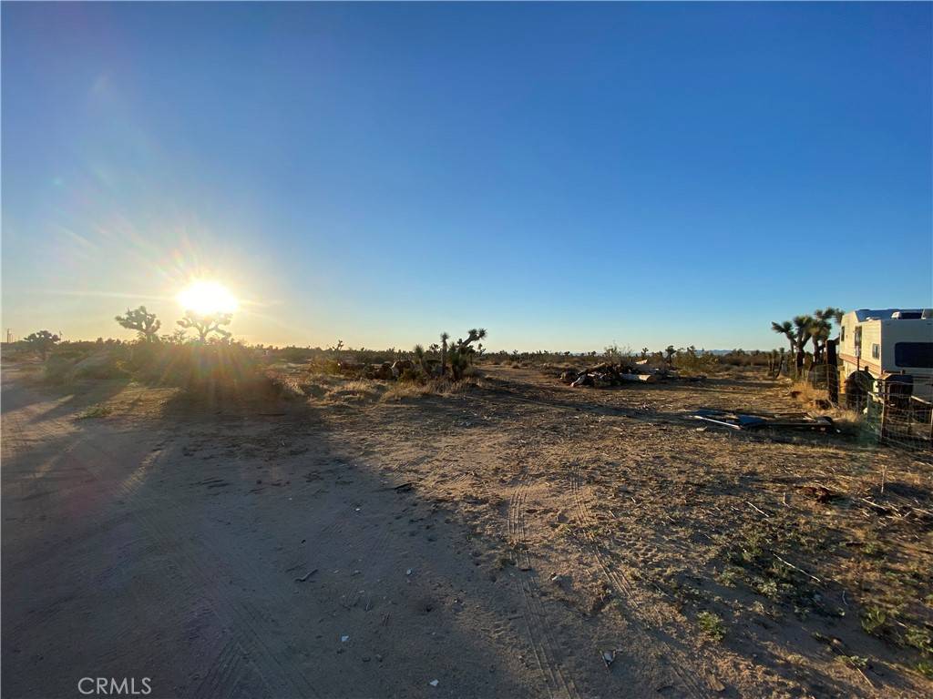 0 Sunset RD Phelan, CA 92371
