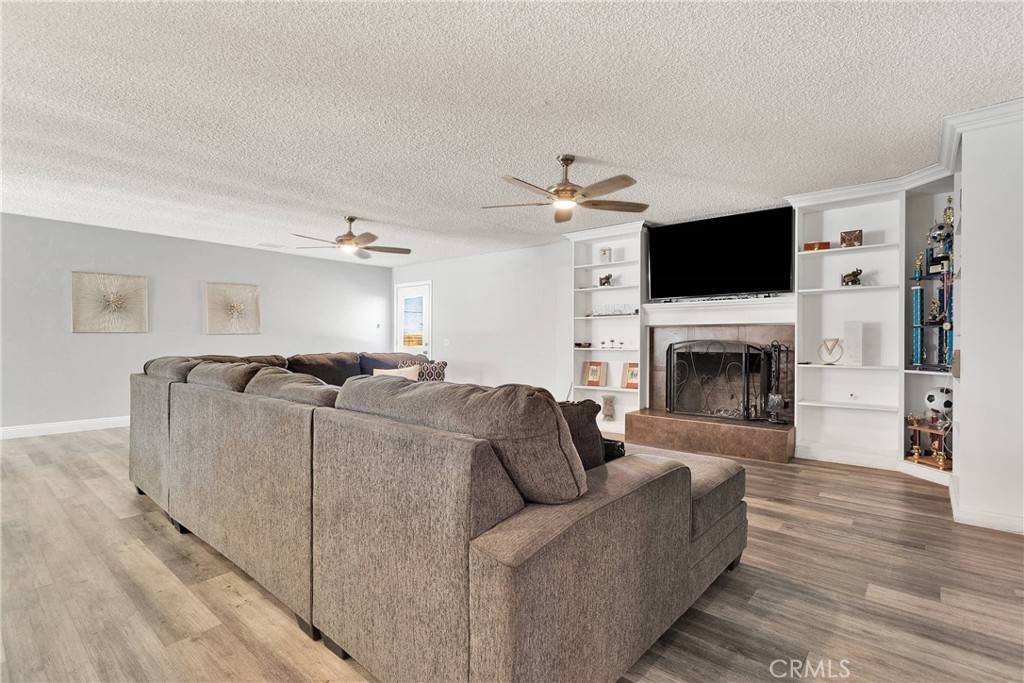 19949 Rimrock RD Apple Valley, CA 92307
