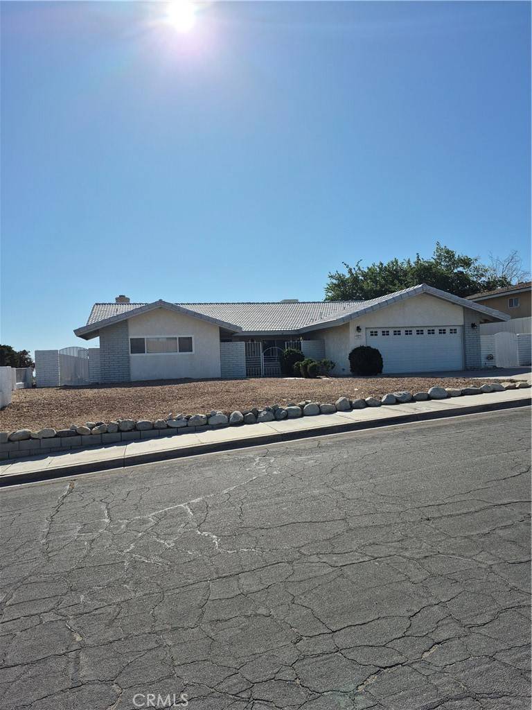 Barstow, CA 92311,2001 Barcelona CIR