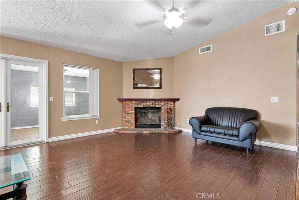 Hesperia, CA 92345,11941 9th AVE