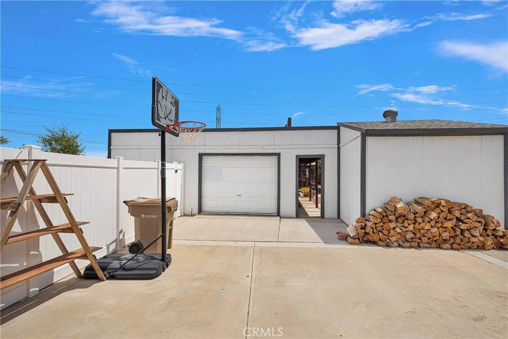 Oak Hills, CA 92344,14196 Sage ST