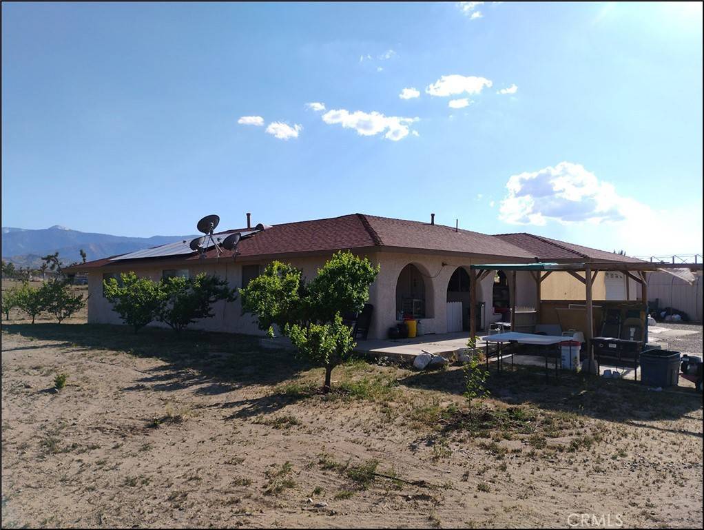 4077 Amador RD Phelan, CA 92371