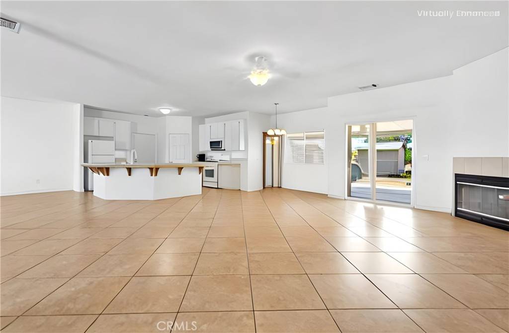 Apple Valley, CA 92307,21683 Ramona RD