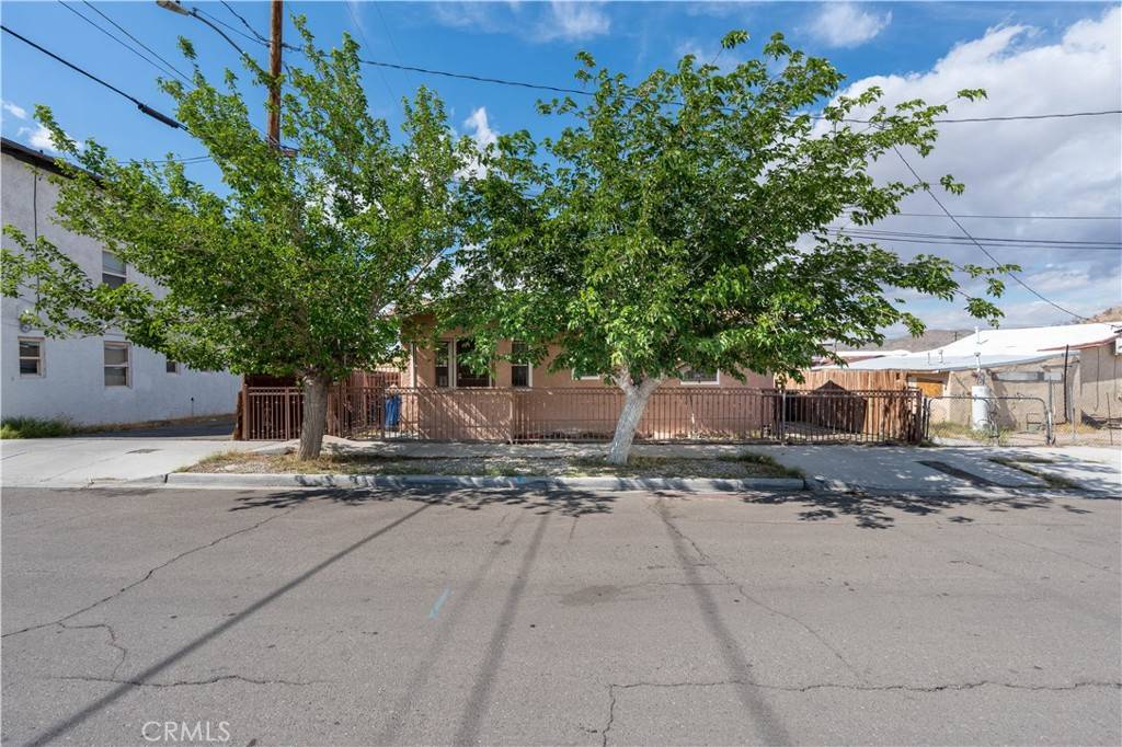 Barstow, CA 92311,113 E White ST