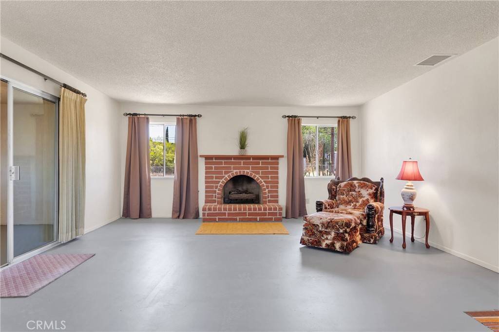 Victorville, CA 92392,14747 El Cariso RD