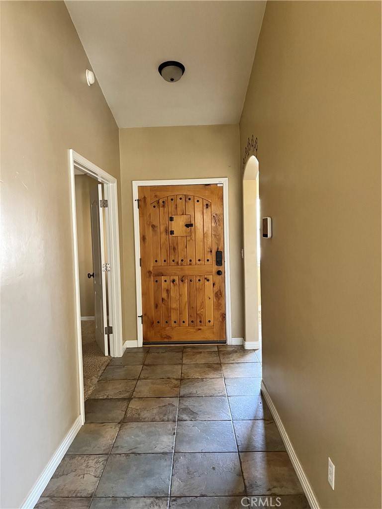 Victorville, CA 92395,13060 Meteor DR