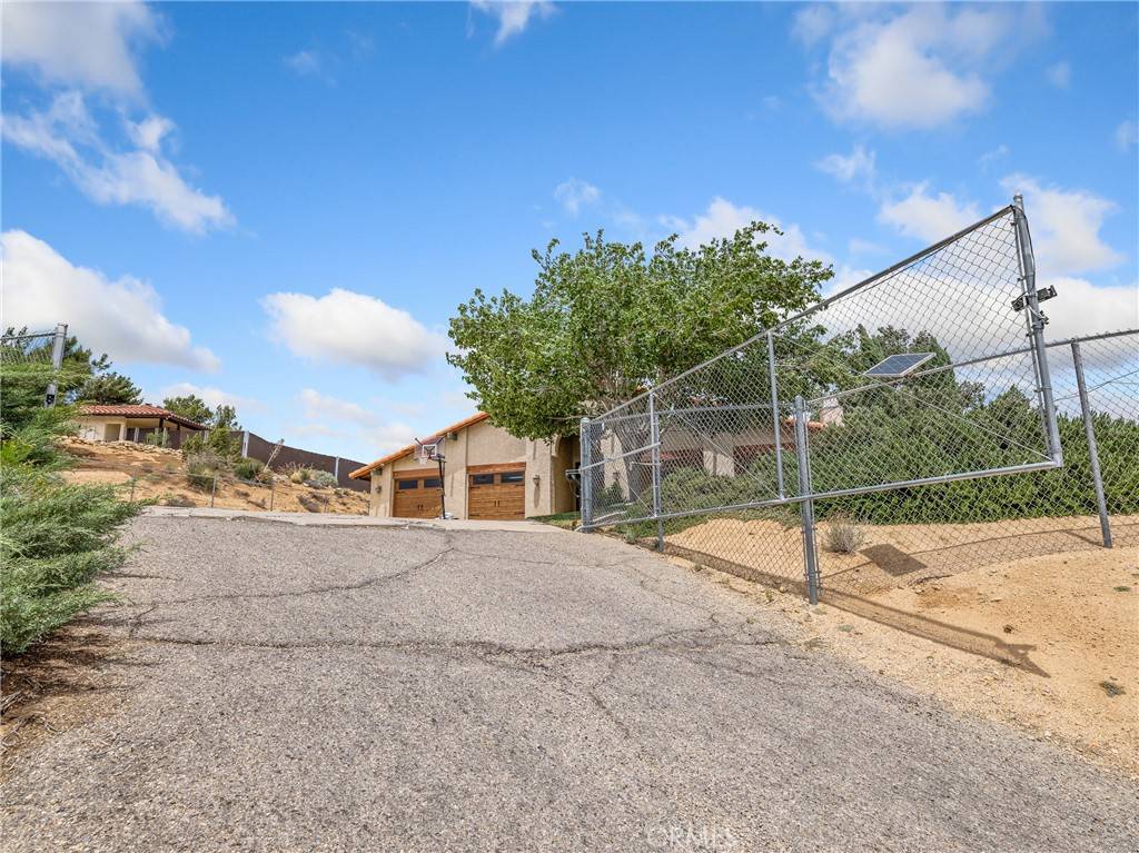 Hesperia, CA 92345,18728 Plumas ST