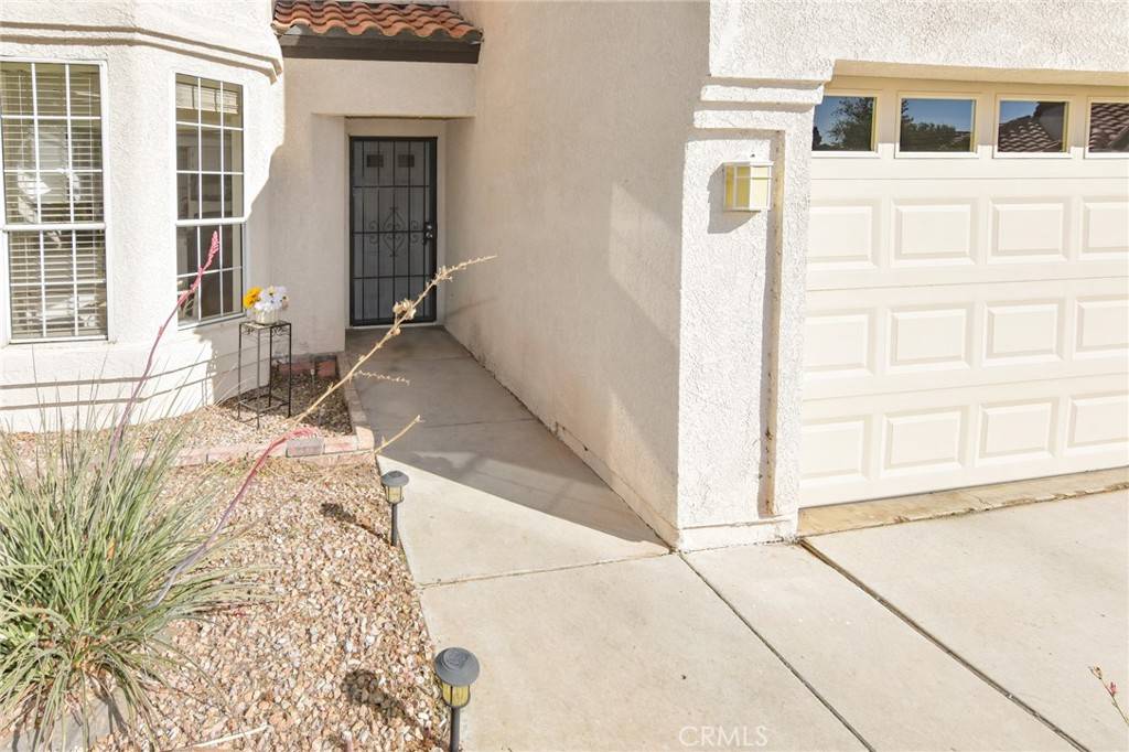 Apple Valley, CA 92308,19217 Oak ST