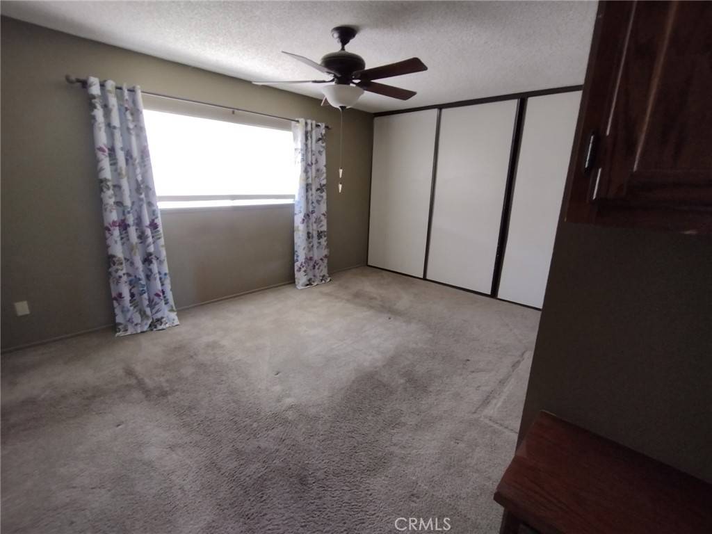 21325 Tono RD Apple Valley, CA 92308