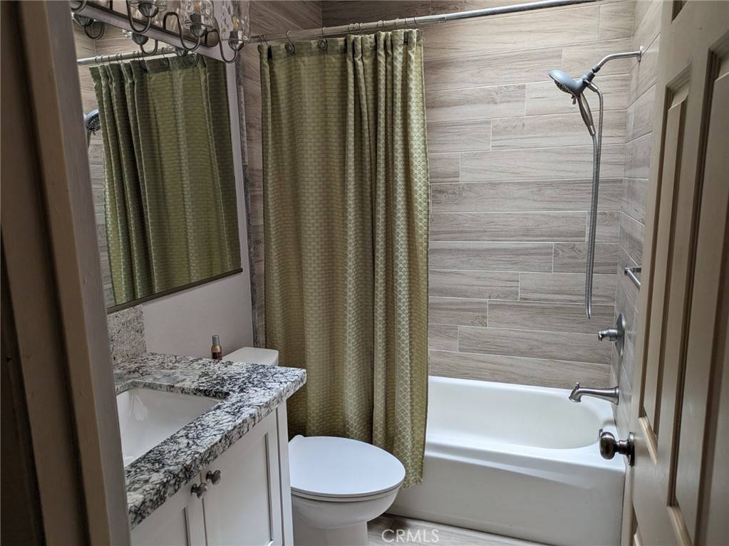 21325 Tono RD Apple Valley, CA 92308